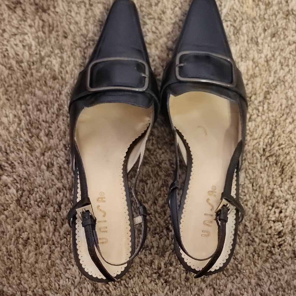 Unisa Black Heeled Shoes with Buckle Detail